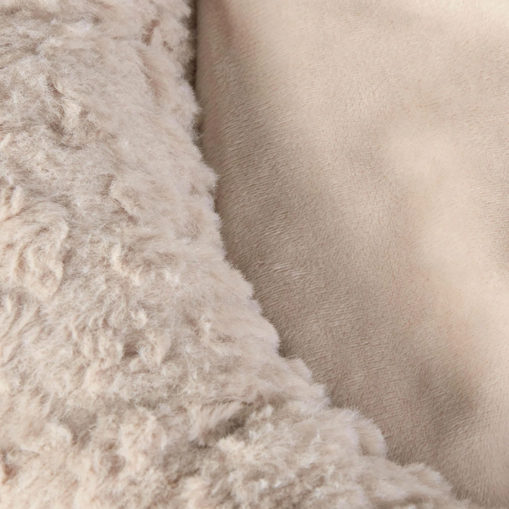 Dream Paws Hero Bed Medium - Image 3