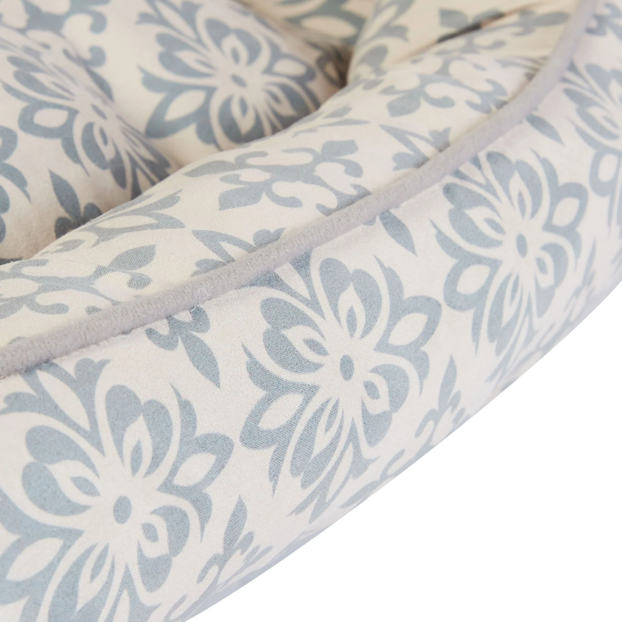 Dream Paws Scalloped Pet Bed Extra Large Grey - Image 3