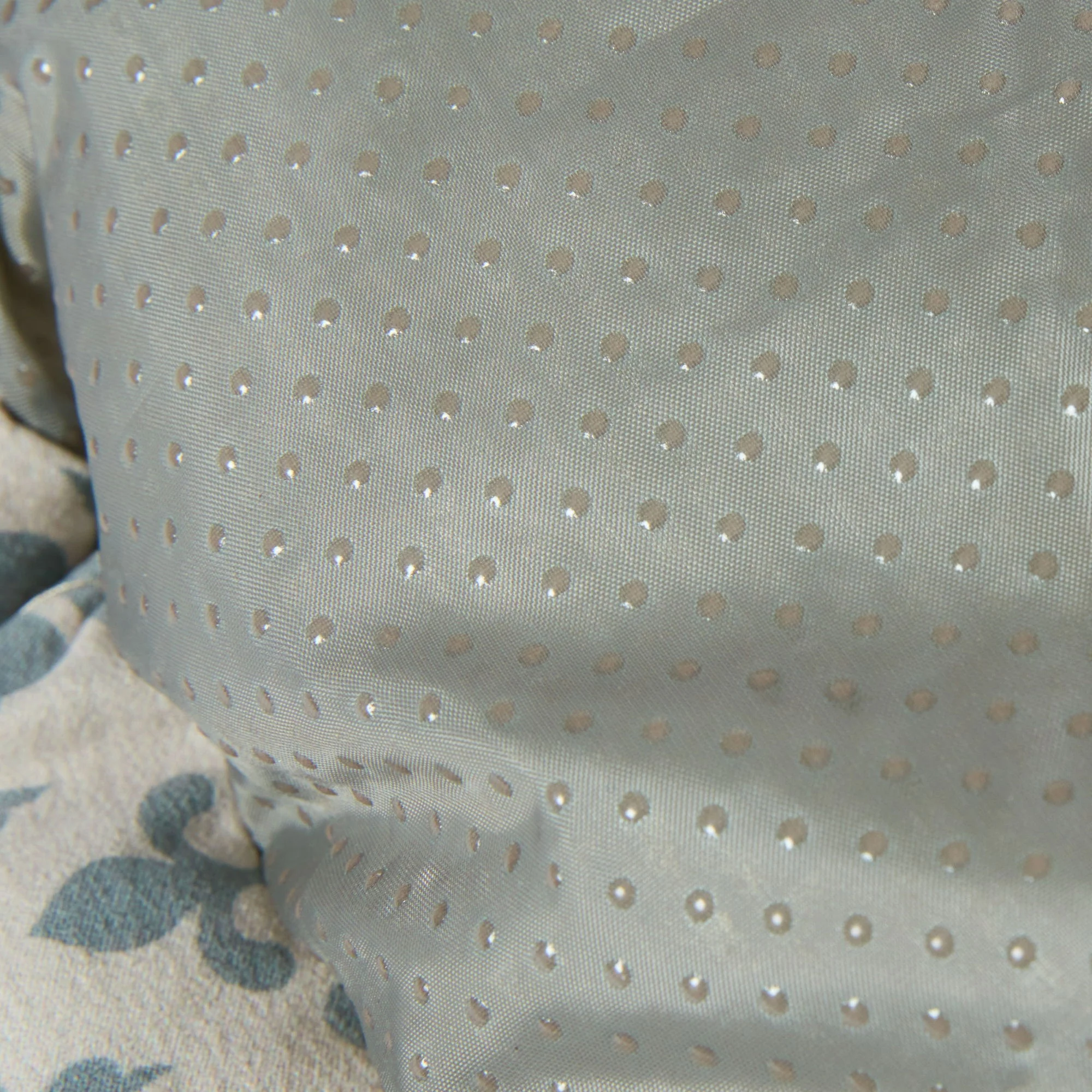 Dream Paws Scalloped Pet Bed Extra Large Grey - Image 6