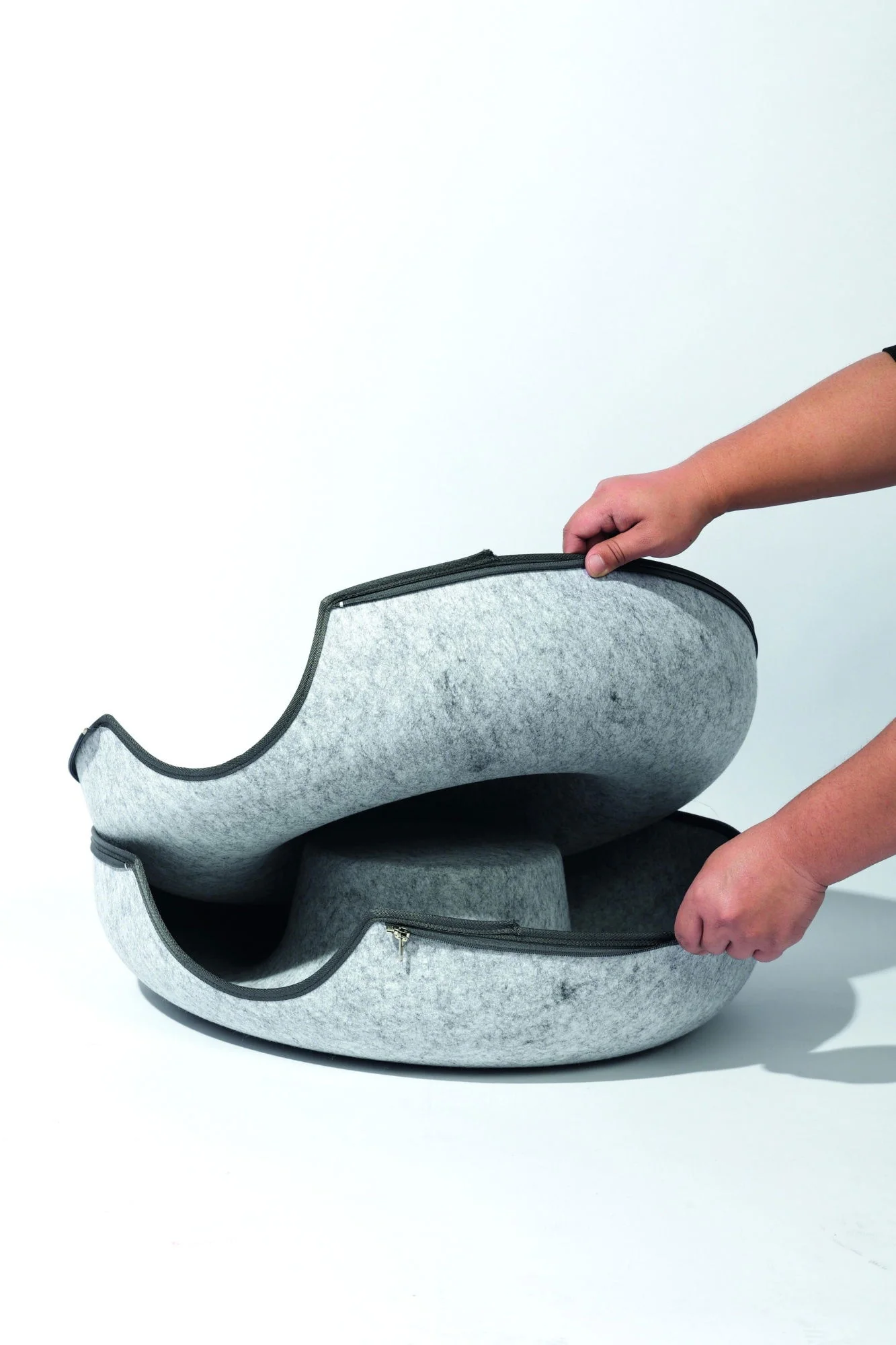 M-PETS Donut Tunnel Bed Medium - Image 4