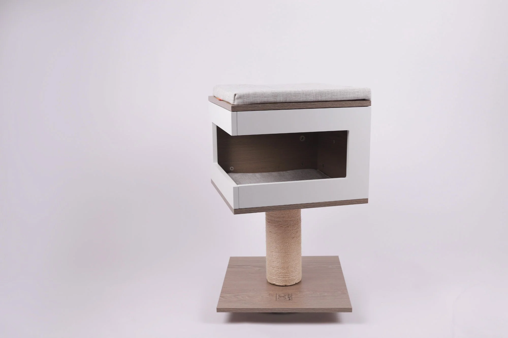M-PETS New Catelite - Richard Cat Tree