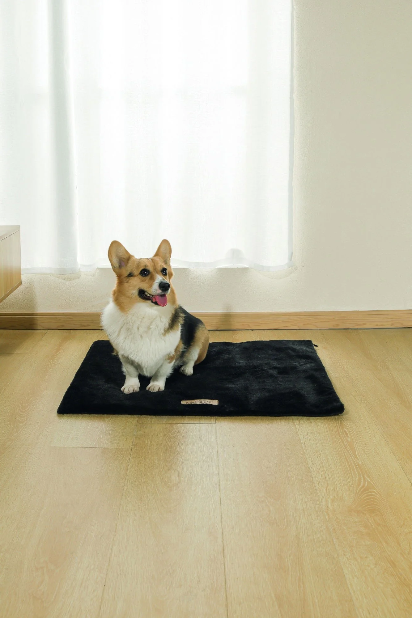 M-PETS Warmo Self Heating Mat Medium - Image 4